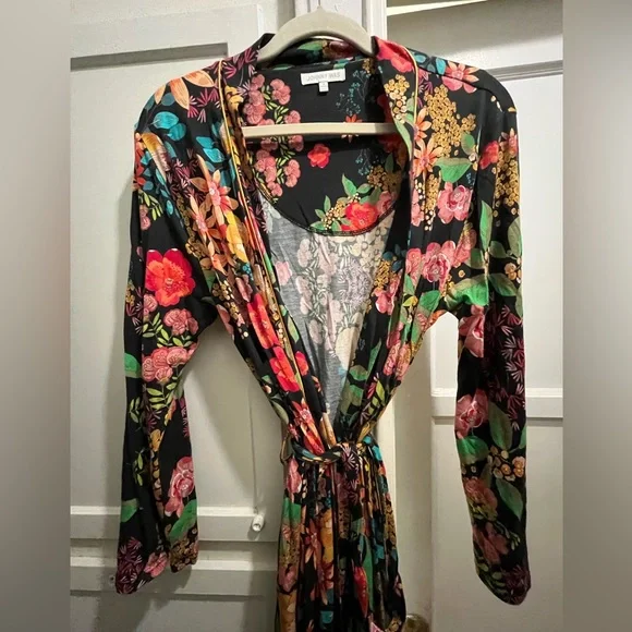 Johnny Was Camella black floral lounge robe size small